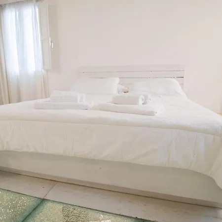 Bed & Breakfast Casa Balmes 2*